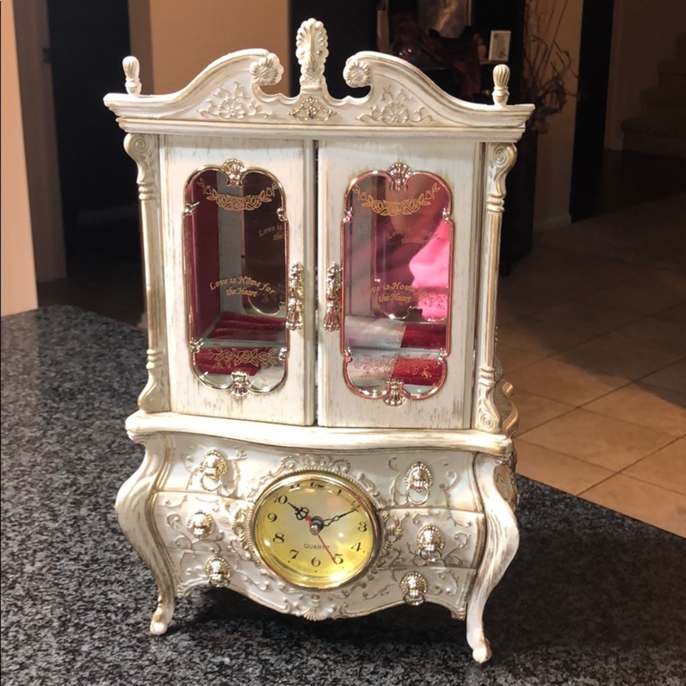 Vintage Style Musical Ballerina Jewelry box NEW